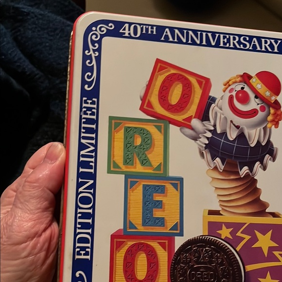 Oreo Limited Edition 40th Anniversary Tin - Picture 5 of 6
